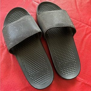 RIPNDIP Nermal Leaf Iridescent Black Slide Sandals Size 9